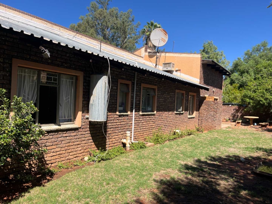 4 Bedroom Property for Sale in Die Rand Northern Cape